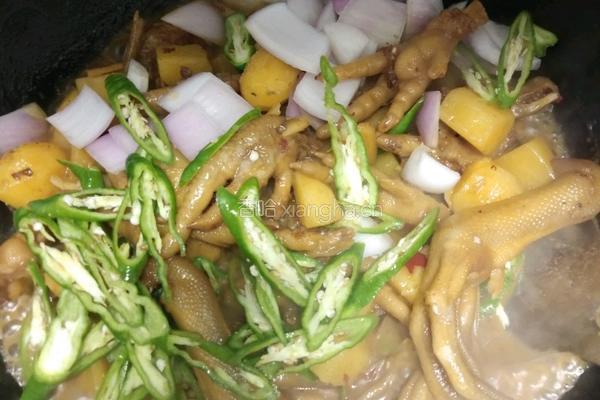 土豆烧鸡爪的做法图解6