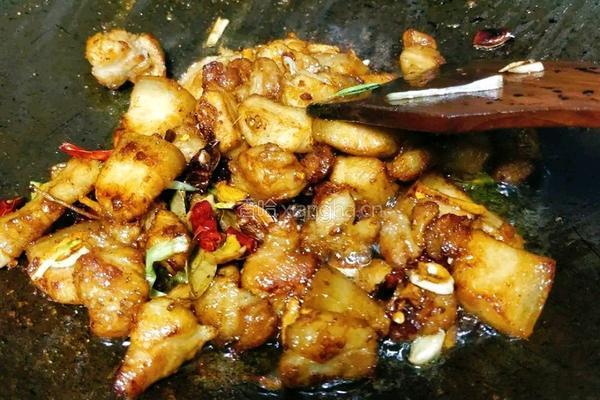 红烧肉土豆的做法图解2