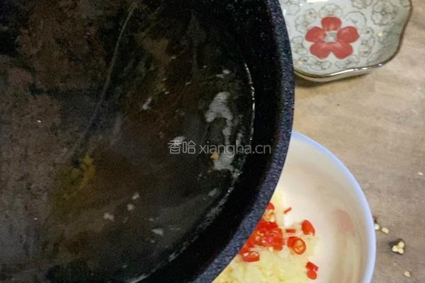 蒜蓉蒸河粉的做法图解3