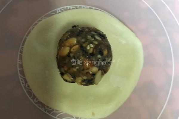 酥皮伍仁月饼的做法图解18