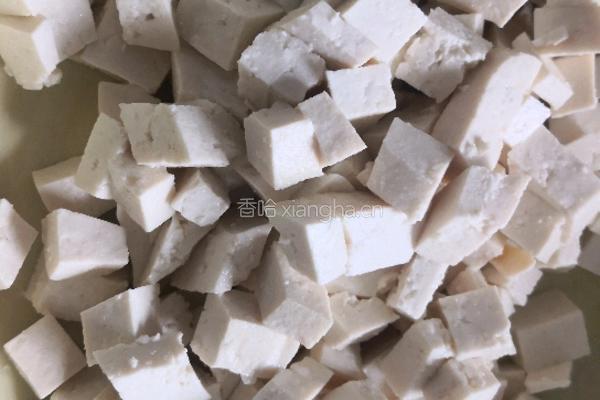 丝瓜豆腐汤的做法图解2