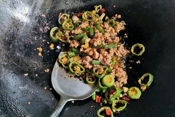 空心菜梗炒肉末的做法图解5