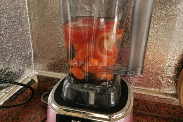 番茄胡萝卜汁的做法图解3