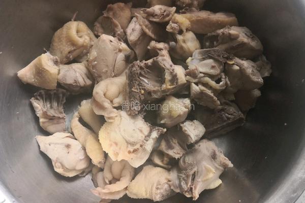 香菇炖鸡汤的做法图解4