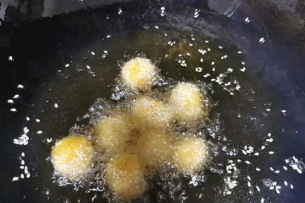 咬一口都是芝麻的南瓜丸子制作起来原来这么简单的做法图解7