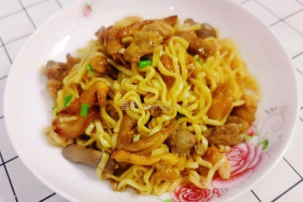 鸡腿肉鸡汁捞面的做法图解9