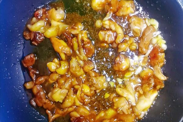 鸡腿肉鸡汁捞面的做法图解7