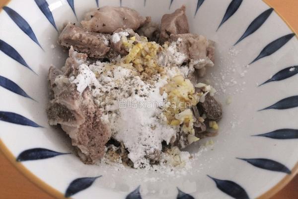 金针菇蒸排骨的做法图解2