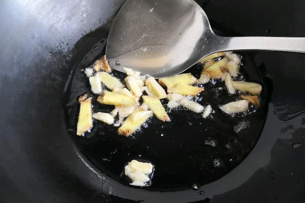 清炒萝卜丝的做法图解3