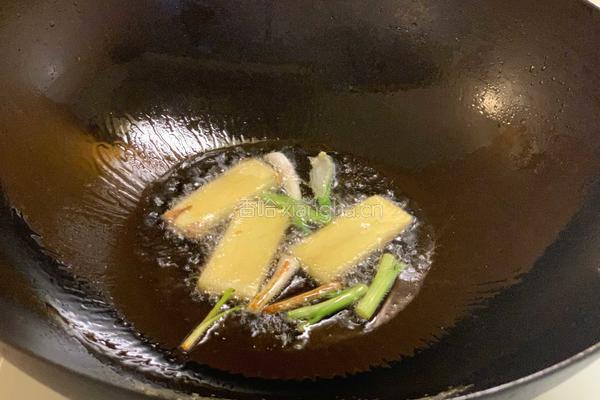 花胶香菇焖鸡的做法图解5