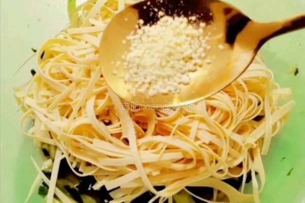 凉拌干豆腐丝的做法图解7