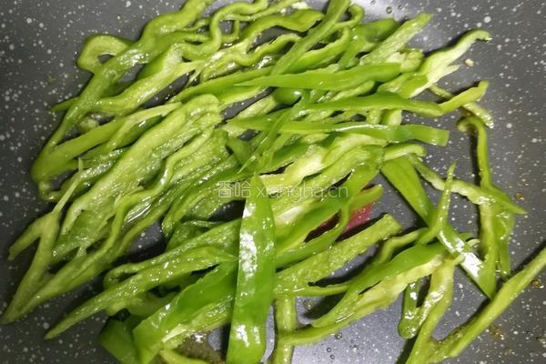 青椒炒蛋的做法图解3
