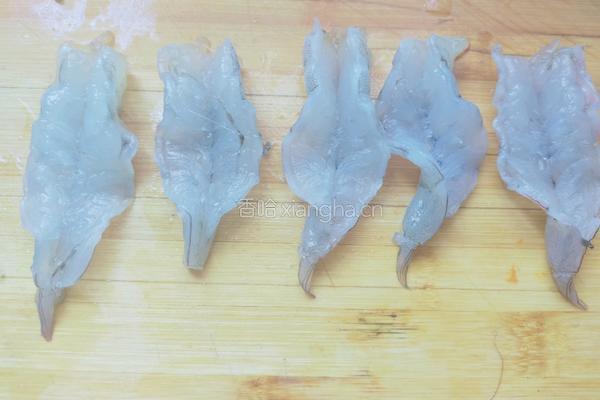 红油虾片的做法图解1