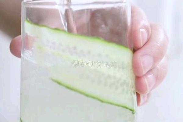 低卡路饮品｜青瓜柠乐的做法图解2
