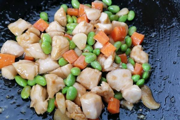 毛豆炒鸡丁的做法图解9