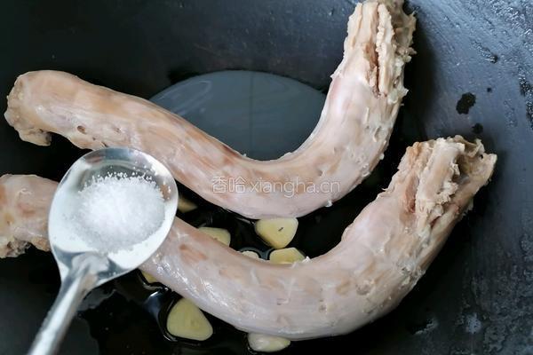 卤鸭脖的做法图解4