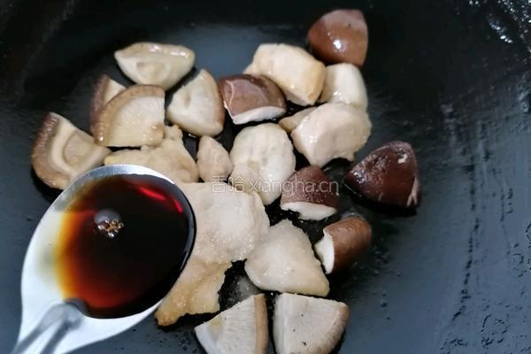 香菇滑鸡煲仔饭的做法图解7