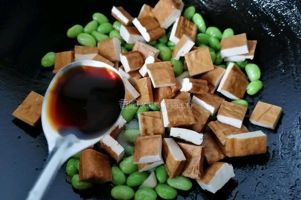 毛豆炒香干的做法图解5