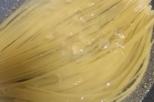 黑椒牛排意面的做法图解3