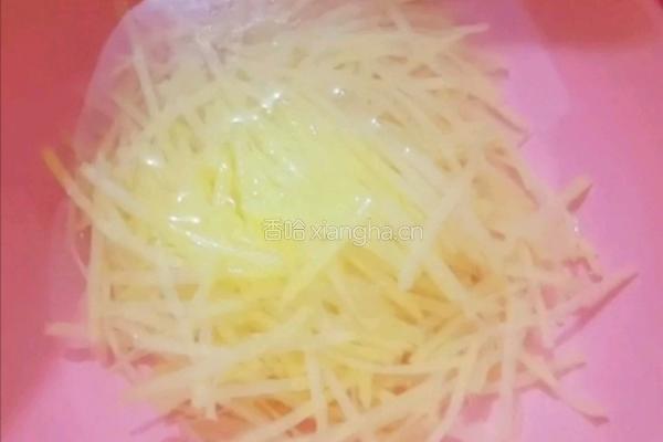 土豆丝炝芹菜的做法图解7