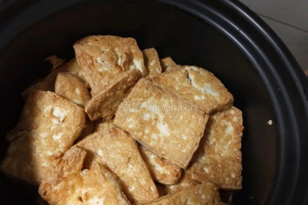 砂锅豆腐泡的做法图解3
