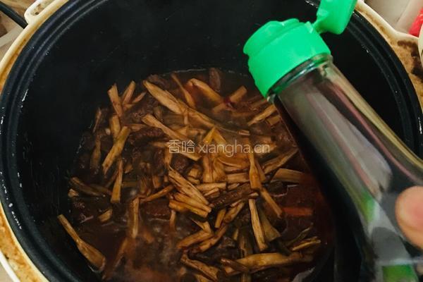 黄花菜牛肉臊子面的做法图解7