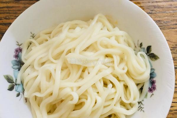 黄花菜牛肉臊子面的做法图解11