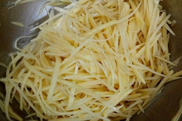 家常土豆丝饼的做法图解1