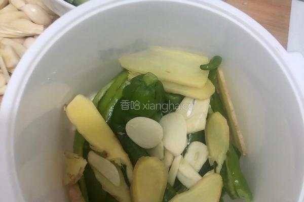 相同料腌制辣椒和黄瓜的做法图解9