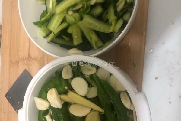 相同料腌制辣椒和黄瓜的做法图解11