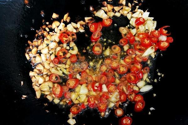蒜香金针菇的做法图解7