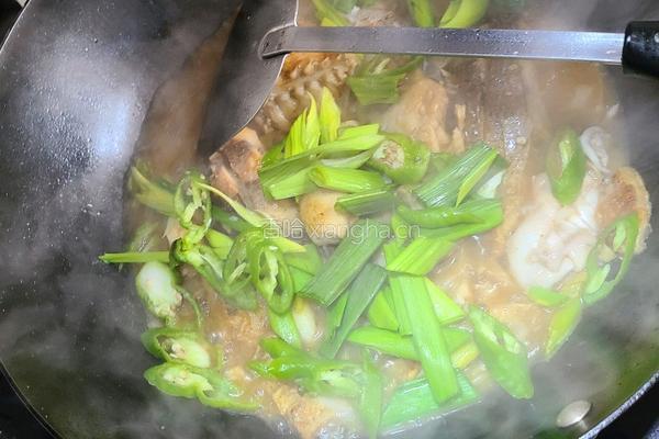 香辣版红烧鱼的做法图解6