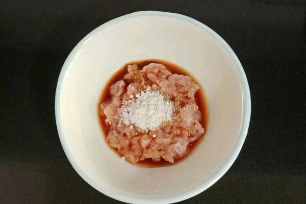 饺子皮版时蔬肉饼的做法图解4