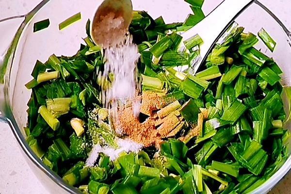 陕西小吃 韭菜孜卷 的做法图解7