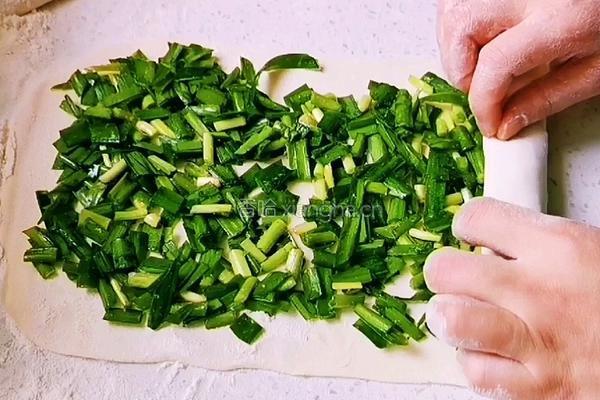 陕西小吃 韭菜孜卷 的做法图解12