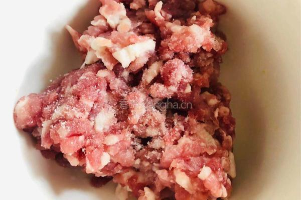 超级滑嫩的山药蒸肉饼，宝宝最爱的做法图解3