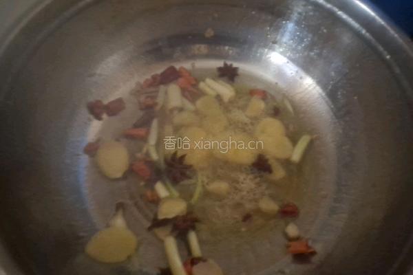 土豆炖鸡肉的做法图解2