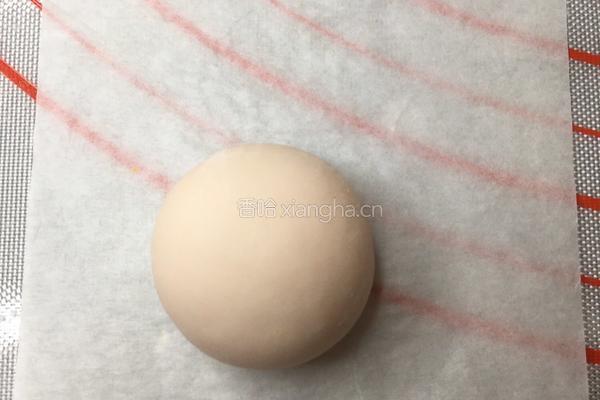 让你爱不释手停不下来的零食小馒头~圣诞老人的做法图解1