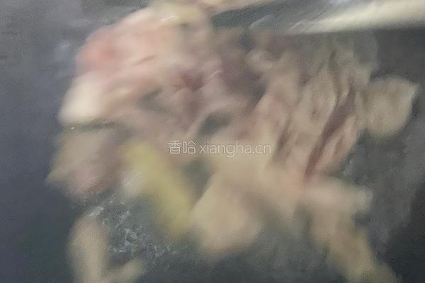 甘蓝菜炒五花肉的做法图解1
