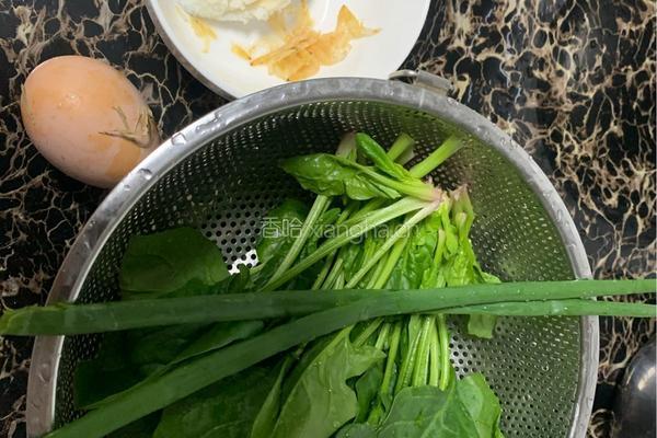 菠菜鸡蛋汤的做法图解1