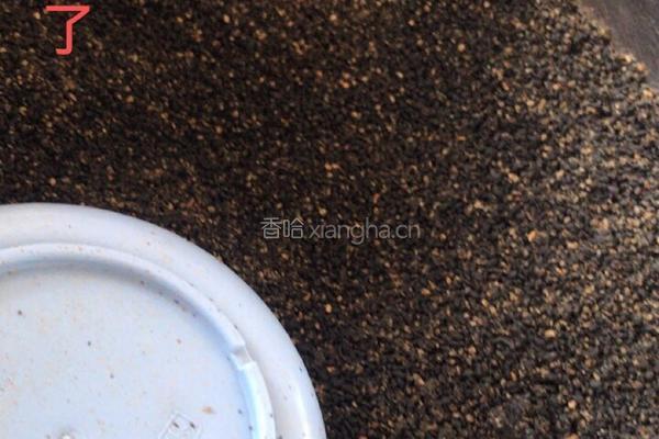九蒸九晒黑芝麻丸的做法图解2