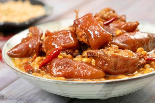 黄豆焖猪蹄