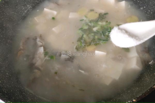 野鲫鱼老豆腐汤的做法图解9