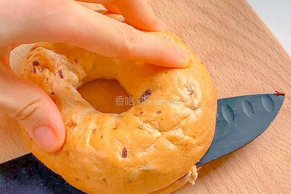 金枪鱼贝果汉堡～紧实有嚼劲的做法图解2