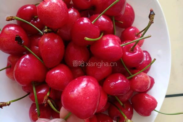黄桃糖水的做法图解1