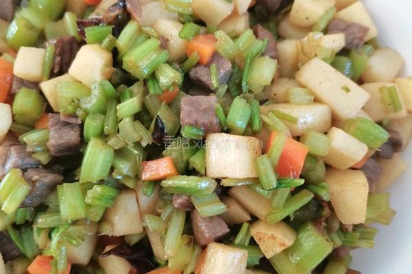 山药香芹牛肉粒的做法图解5