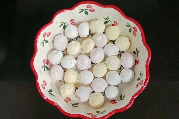 雪梨酒酿圆子的做法图解3