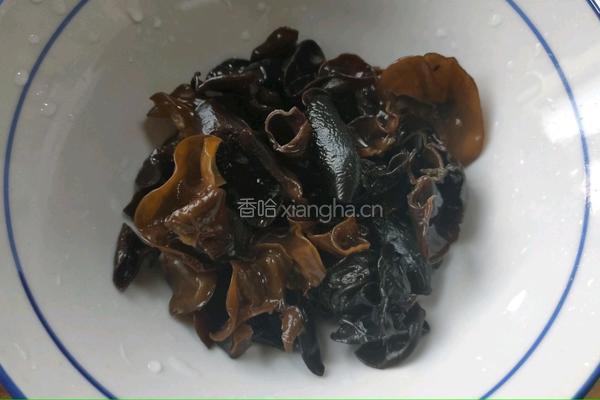 鸭肫炖筒子骨的做法图解5