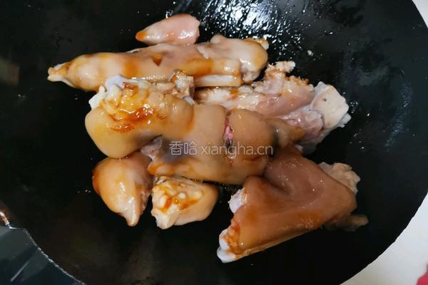 黄豆炖猪脚的做法图解4