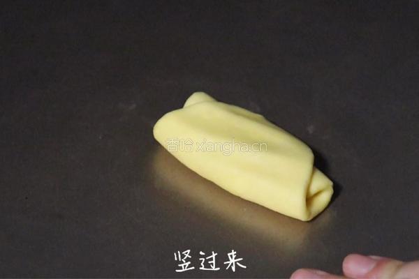 蛋黄酥：过节必备，香香酥酥超解饿！的做法图解17